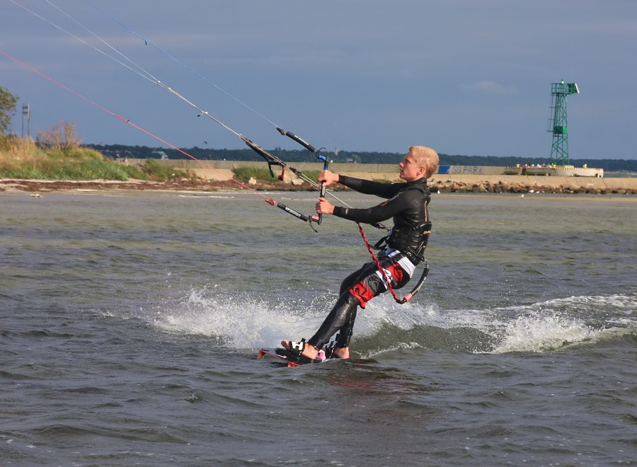 Kitesurfing w Jastarni na Pwyspie Helskim