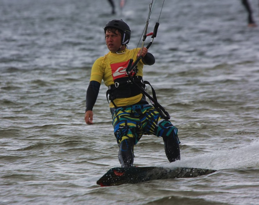 Wiatr SW 5 Bf, czyli windsurfing i kitesurfing w Jastarni na Półwyspie Helskim