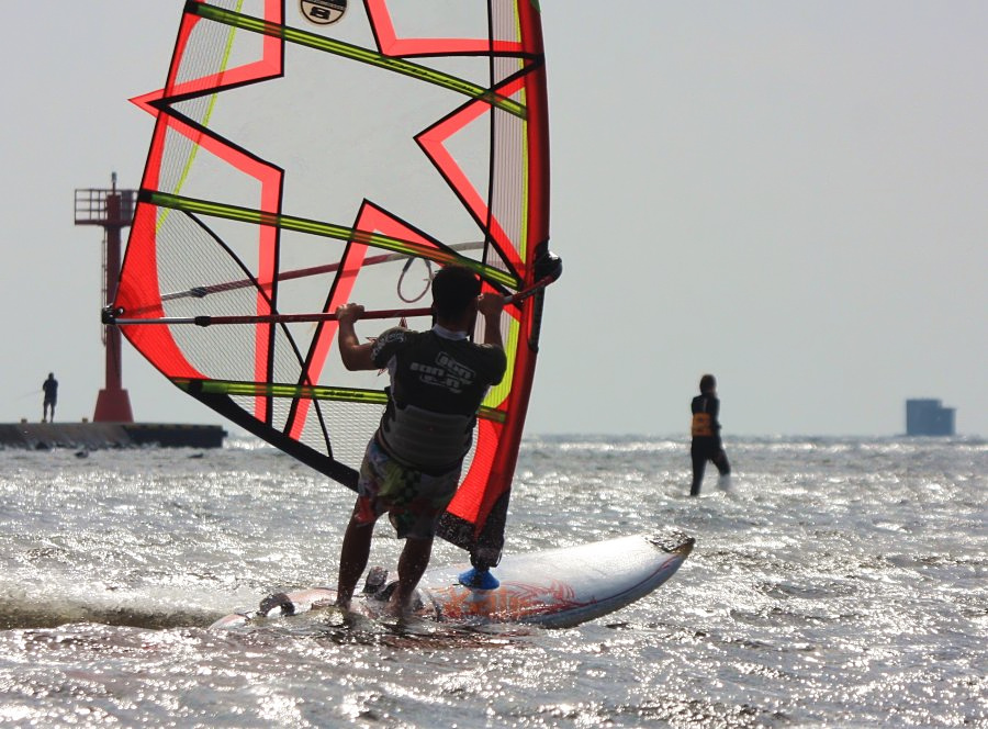 Kitesurfing i windsurfing, czyli 21.08.2012 obok OW AUGUSTYNA w Jastarni na Pwyspie Helskim