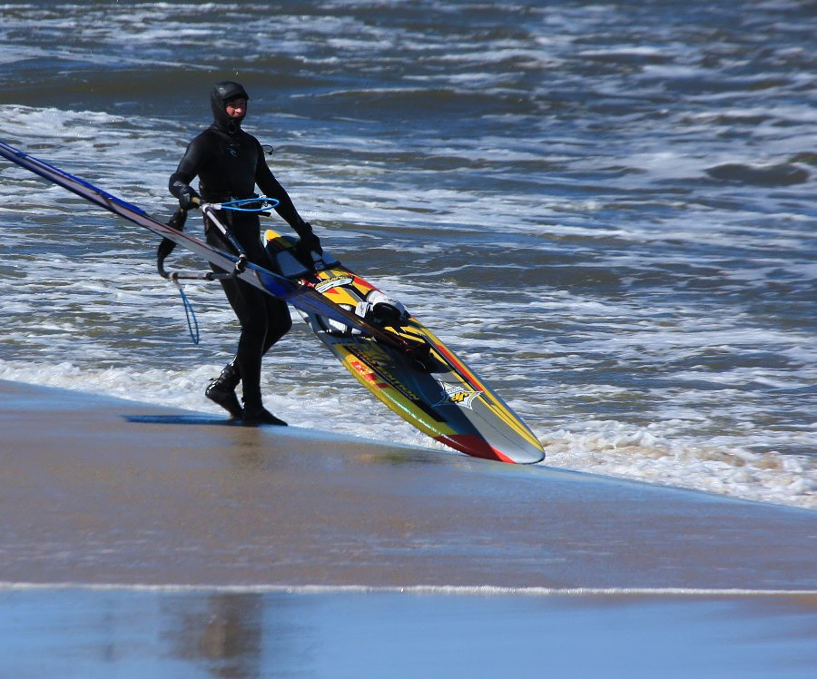 Soce, wiatr, morze, zatoka i plaa, czyli windsurfing i kitesurfing na Pwyspie Helskim