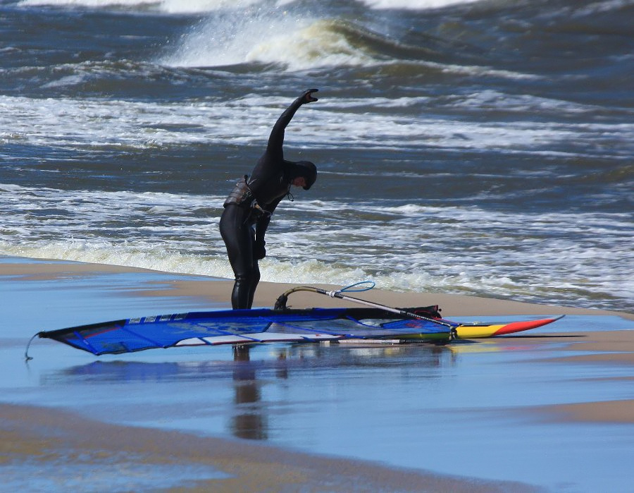 Soce, wiatr, morze, zatoka i plaa, czyli windsurfing i kitesurfing na Pwyspie Helskim