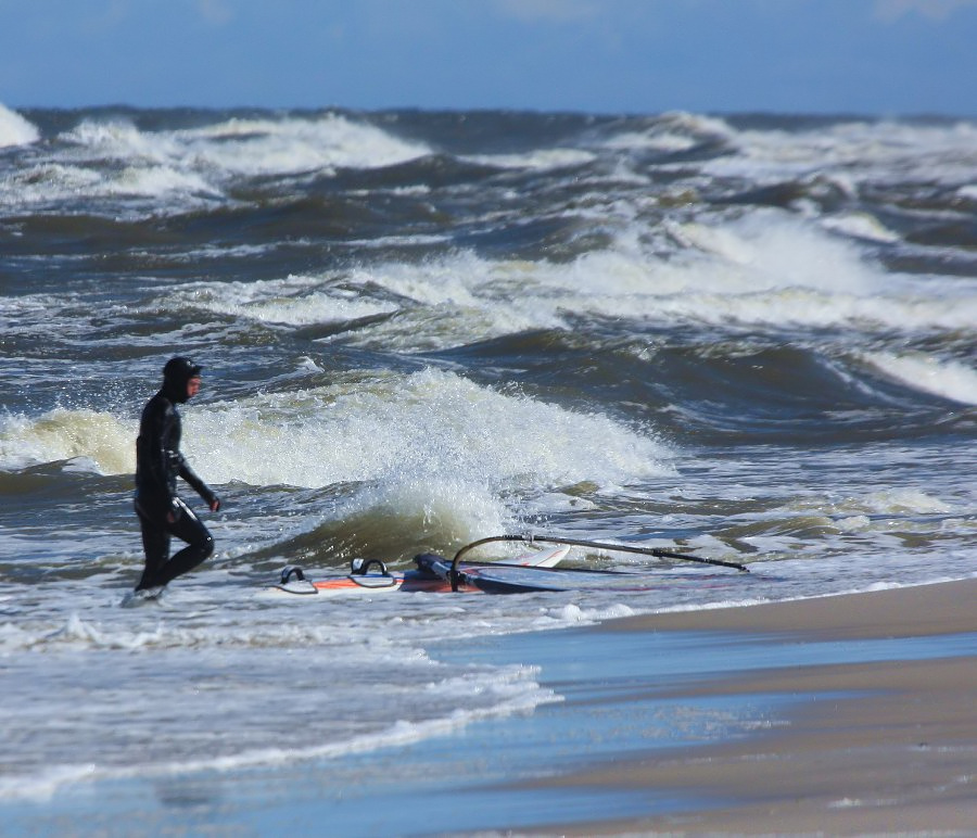 Soce, wiatr, morze, zatoka i plaa, czyli windsurfing i kitesurfing na Pwyspie Helskim