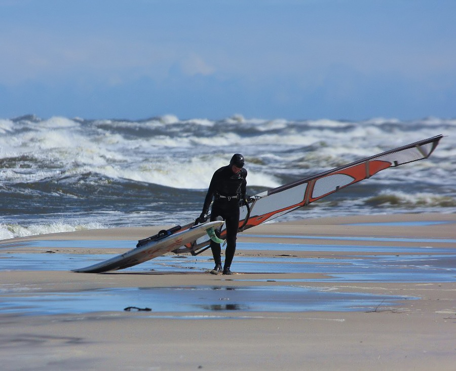 Soce, wiatr, morze, zatoka i plaa, czyli windsurfing i kitesurfing na Pwyspie Helskim