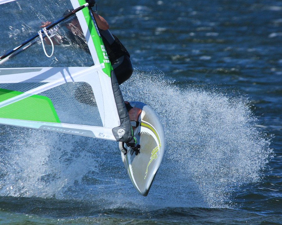 Soce, wiatr, morze, zatoka i plaa, czyli windsurfing i kitesurfing na Pwyspie Helskim