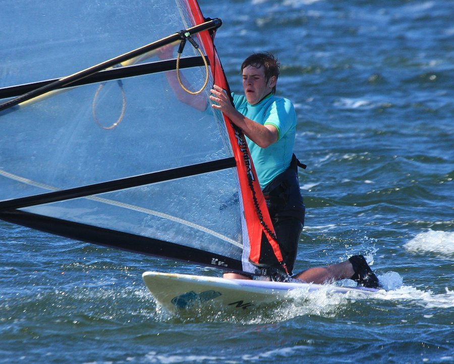 Soce, wiatr, morze, zatoka i plaa, czyli windsurfing i kitesurfing na Pwyspie Helskim