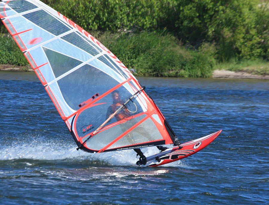 Soce, wiatr, morze, zatoka i plaa, czyli windsurfing i kitesurfing na Pwyspie Helskim