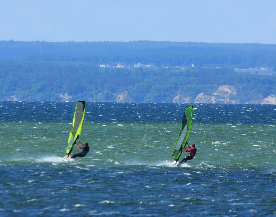 Soce, wiatr, morze, zatoka i plaa, czyli windsurfing i kitesurfing na Pwyspie Helskim