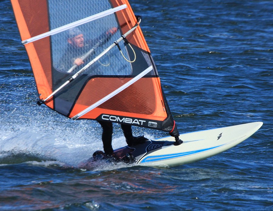 Soce, wiatr, morze, zatoka i plaa, czyli windsurfing i kitesurfing na Pwyspie Helskim