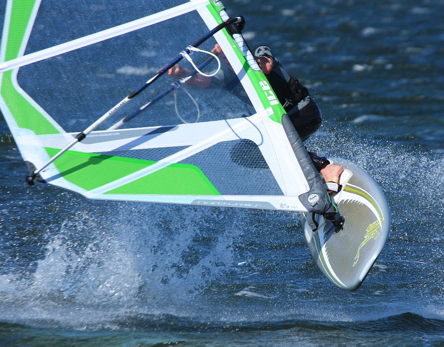 Soce, wiatr, morze, zatoka i plaa, czyli windsurfing i kitesurfing na Pwyspie Helskim