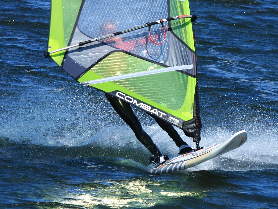 Soce, wiatr, morze, zatoka i plaa, czyli windsurfing i kitesurfing na Pwyspie Helskim