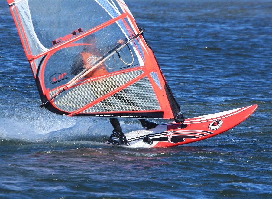 Soce, wiatr, morze, zatoka i plaa, czyli windsurfing i kitesurfing na Pwyspie Helskim