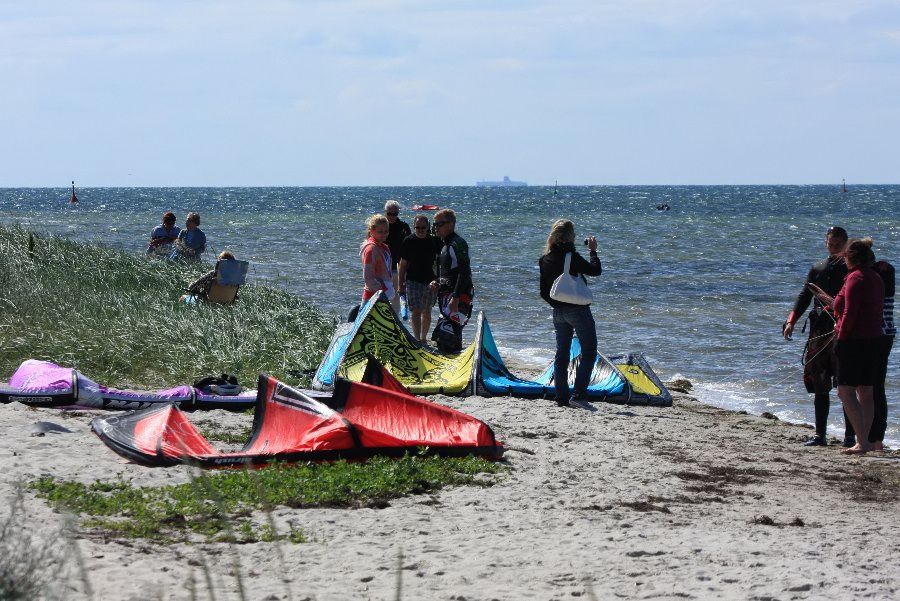 Soce, wiatr, morze, zatoka i plaa, czyli windsurfing i kitesurfing na Pwyspie Helskim