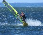 Soce, wiatr, morze, zatoka i plaa, czyli windsurfing i kitesurfing na Pwyspie Helskim 