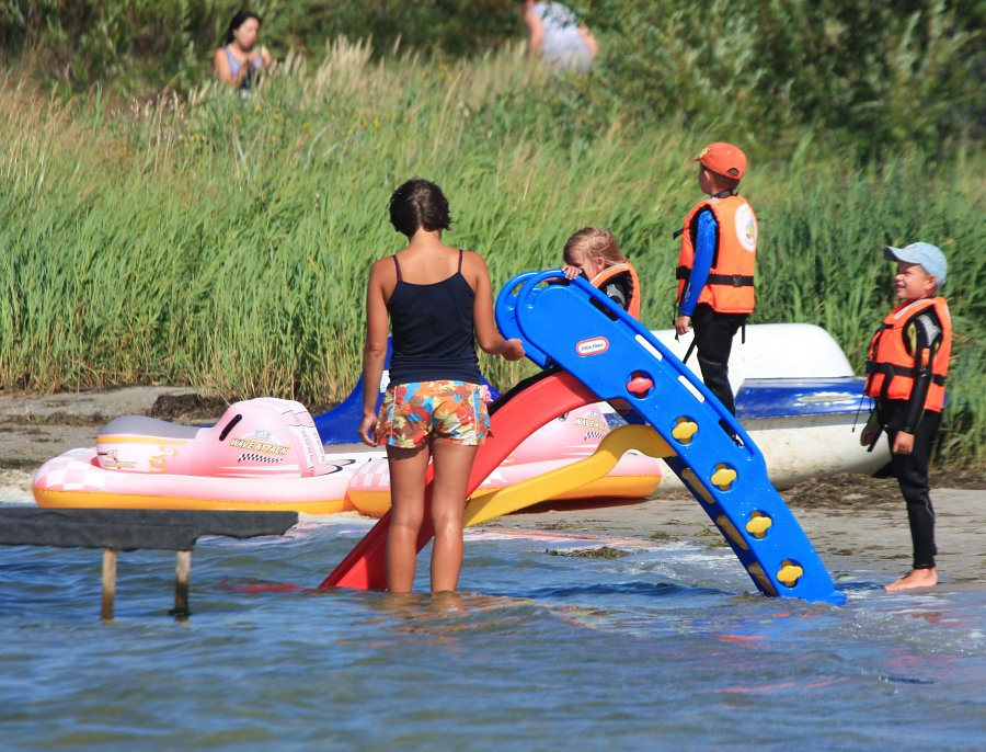 Soce, wiatr, morze, zatoka i plaa, czyli windsurfing i kitesurfing na Pwyspie Helskim