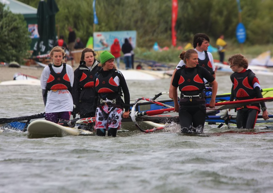 Soce, wiatr, morze, zatoka i plaa, czyli windsurfing i kitesurfing na Pwyspie Helskim