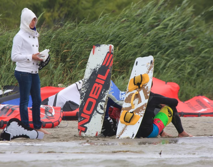 Soce, wiatr, morze, zatoka i plaa, czyli windsurfing i kitesurfing na Pwyspie Helskim