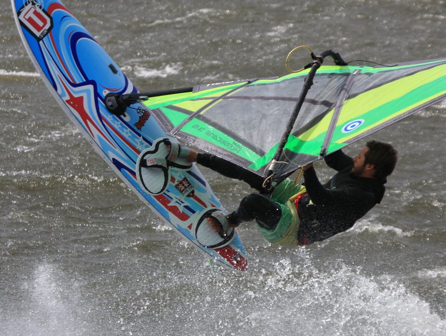 Windsurfing i kitesurfing w Jastarni na Pwyspie Helskim