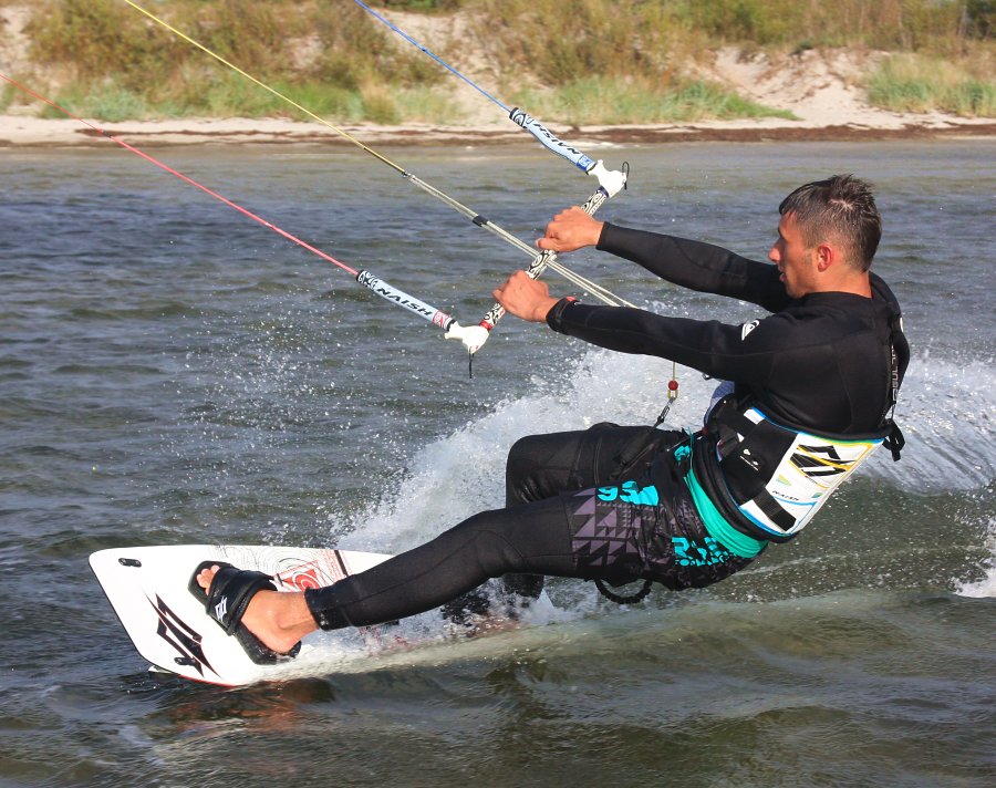 Kitesurfing w Jastarni na Pwyspie Helskim