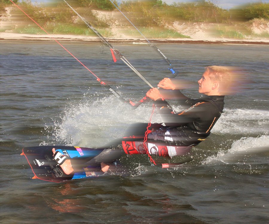 Kitesurfing w Jastarni na Pwyspie Helskim