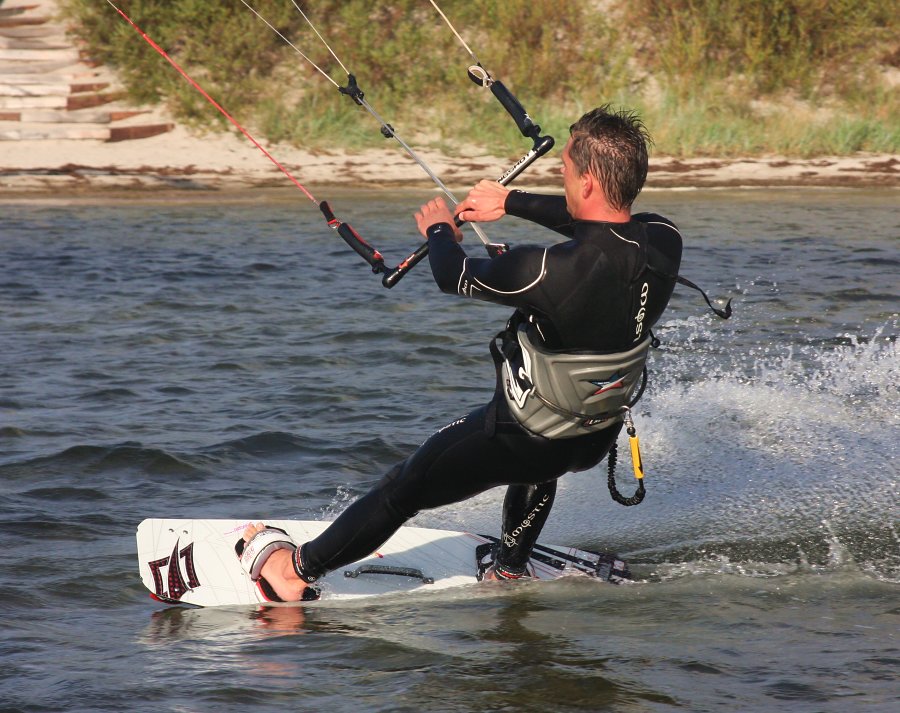 Kitesurfing w Jastarni na Pwyspie Helskim