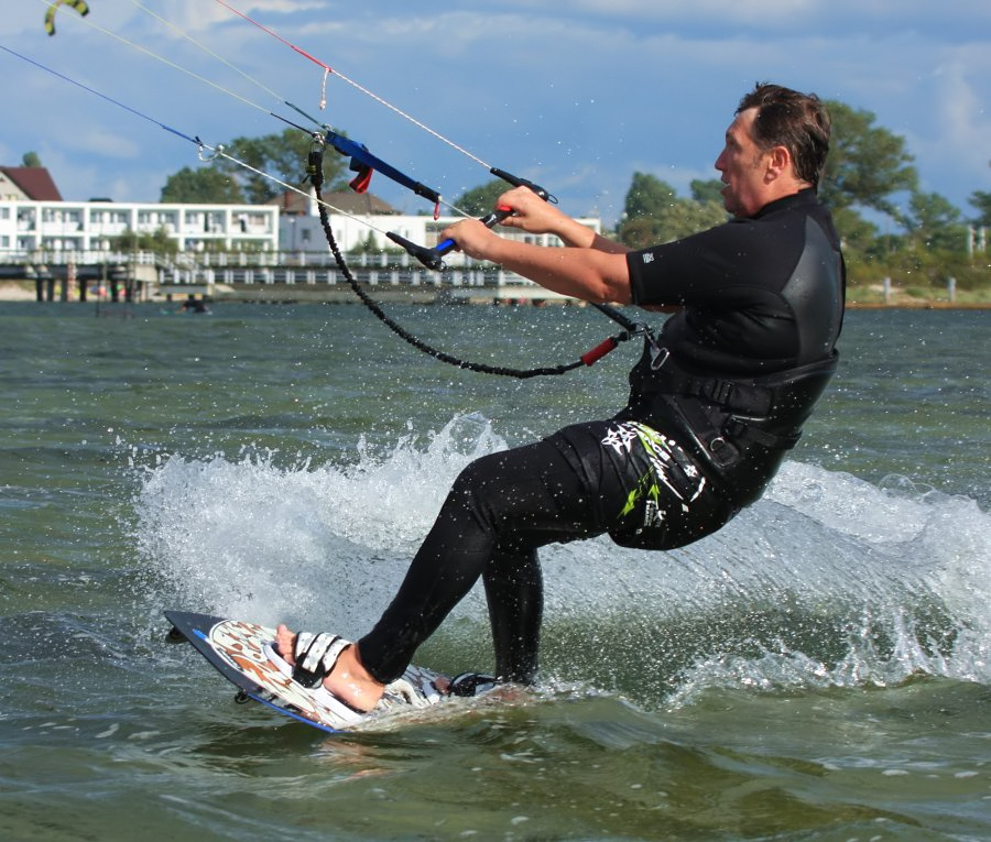 Woda i wiatr, czyli windsurfing i kitesurfing w Jastarni na Pwyspie Helskim