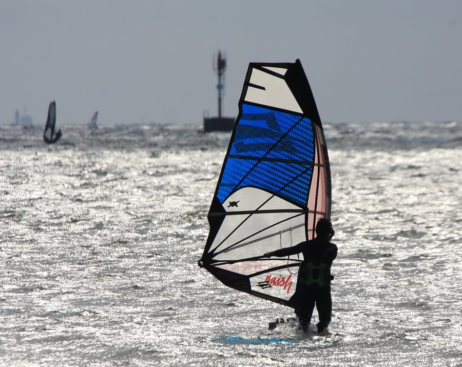 Soce, wiatr i woda, czyli windsurfing i kitesurfing na Pwyspie Helskim