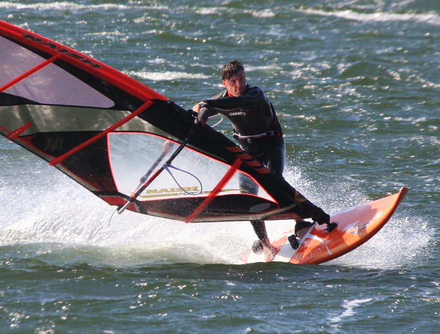 Soce, wiatr i woda, czyli windsurfing i kitesurfing na Pwyspie Helskim