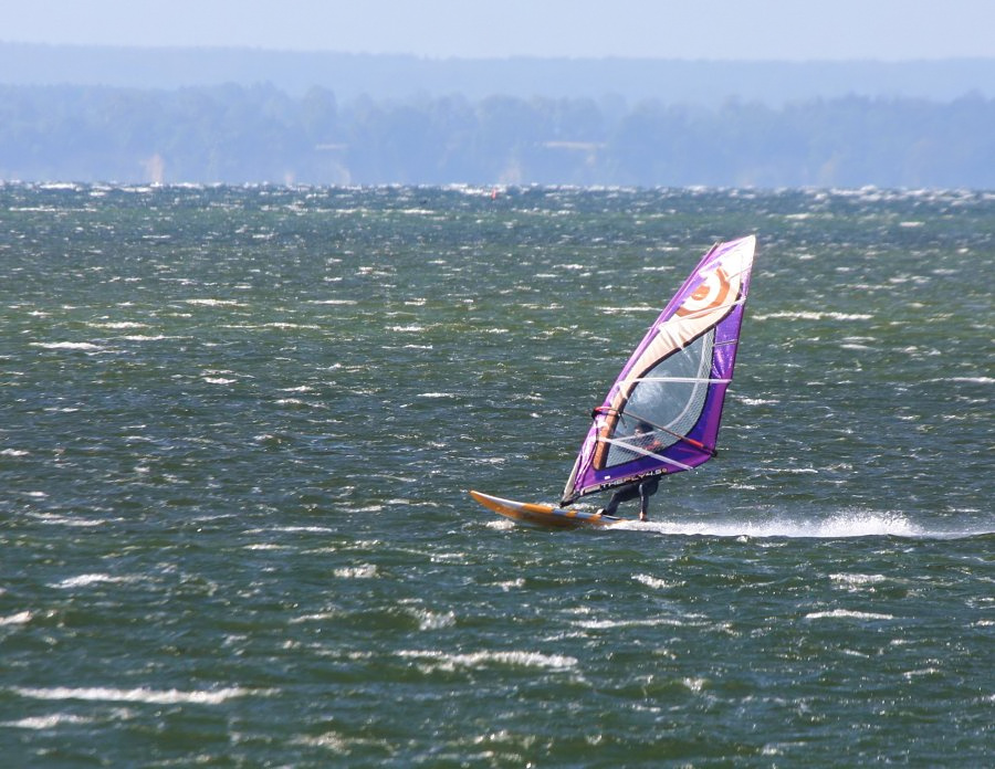 Soce, wiatr i woda, czyli windsurfing i kitesurfing na Pwyspie Helskim