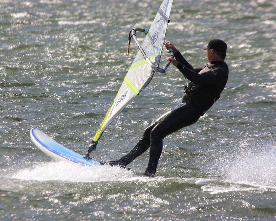 Soce, wiatr i woda, czyli windsurfing i kitesurfing na Pwyspie Helskim