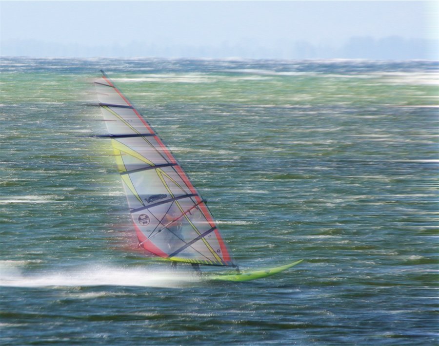 Soce, wiatr i woda, czyli windsurfing i kitesurfing na Pwyspie Helskim