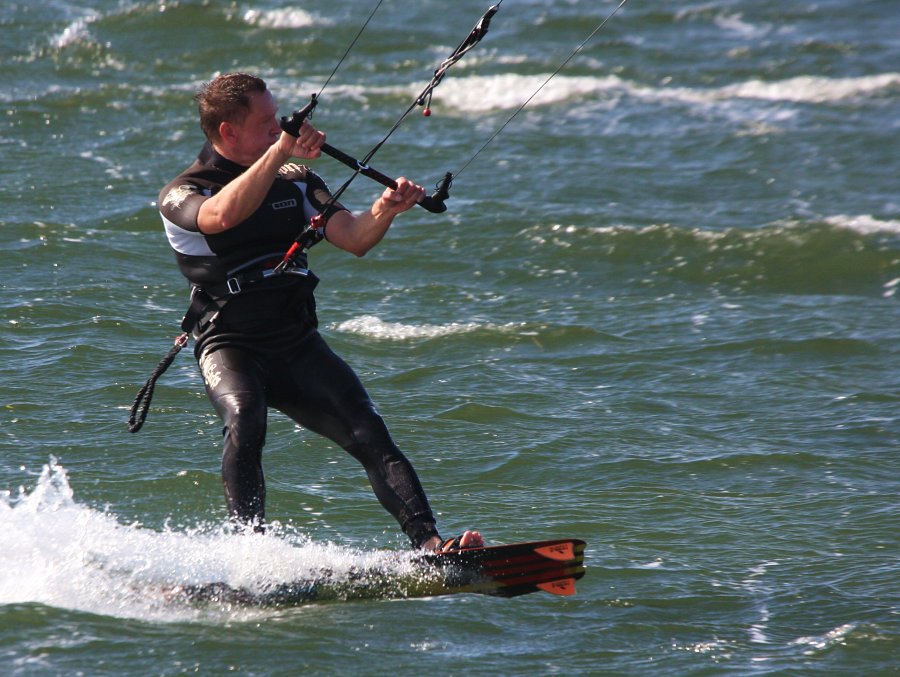 Soce, wiatr i woda, czyli windsurfing i kitesurfing na Pwyspie Helskim