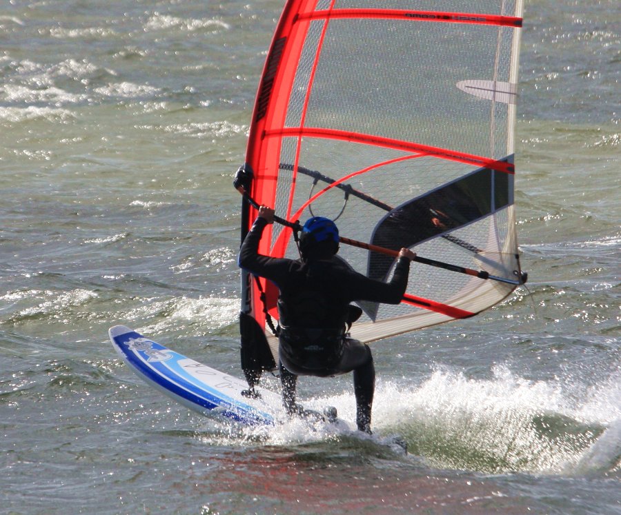 Soce, wiatr i woda, czyli windsurfing i kitesurfing na Pwyspie Helskim