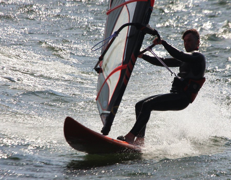 Soce, wiatr i woda, czyli windsurfing i kitesurfing na Pwyspie Helskim