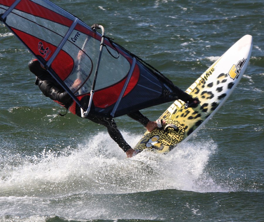 Soce, wiatr i woda, czyli windsurfing i kitesurfing na Pwyspie Helskim