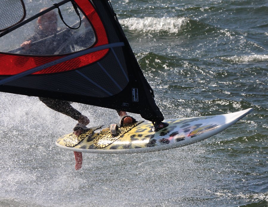 Soce, wiatr i woda, czyli windsurfing i kitesurfing na Pwyspie Helskim