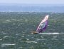 Soce, wiatr SW 6 Bf i woda, czyli windsurfing i kitesurfing na Pwyspie Helskim 