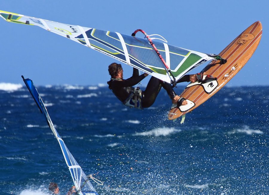 Windsurfing and kitesurfing in El Medano and El Cabezo on Tenerife, Canary Islands