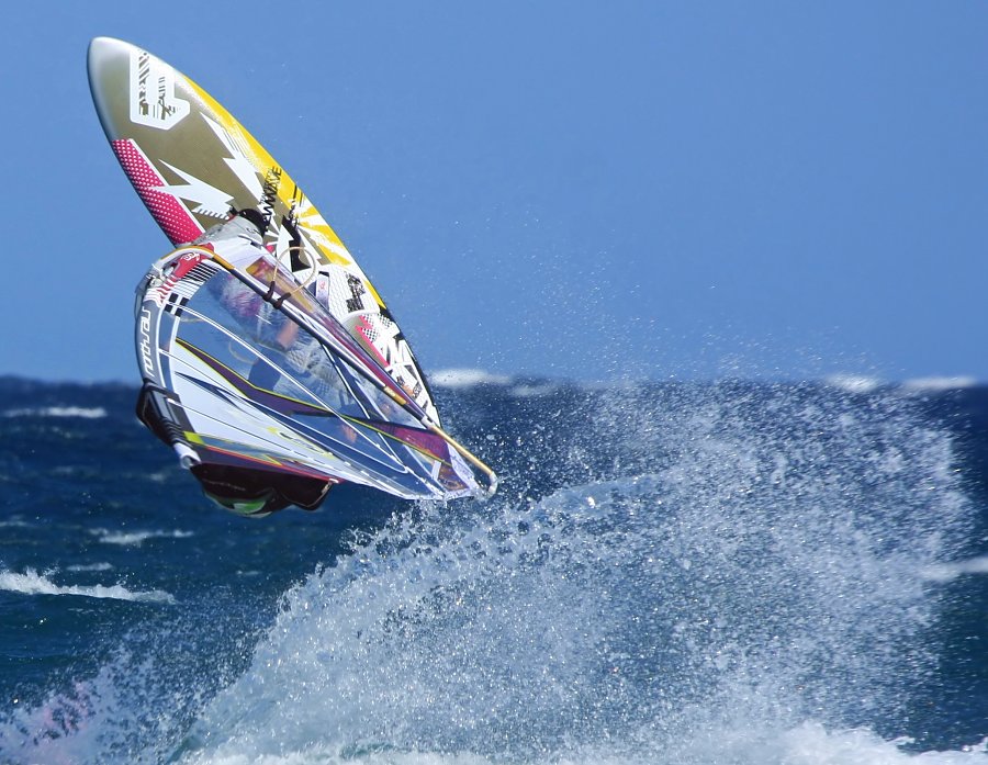 Windsurfing and kitesurfing in El Medano and El Cabezo on Tenerife, Canary Islands