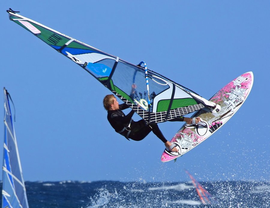 Windsurfing and kitesurfing in El Medano and El Cabezo on Tenerife, Canary Islands