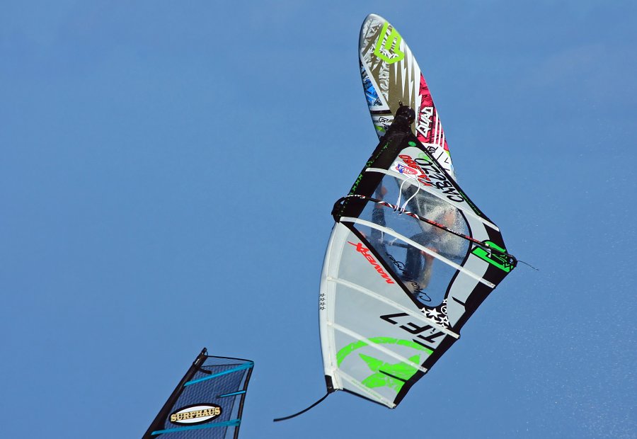 Windsurfing and kitesurfing in El Medano and El Cabezo on Tenerife, Canary Islands