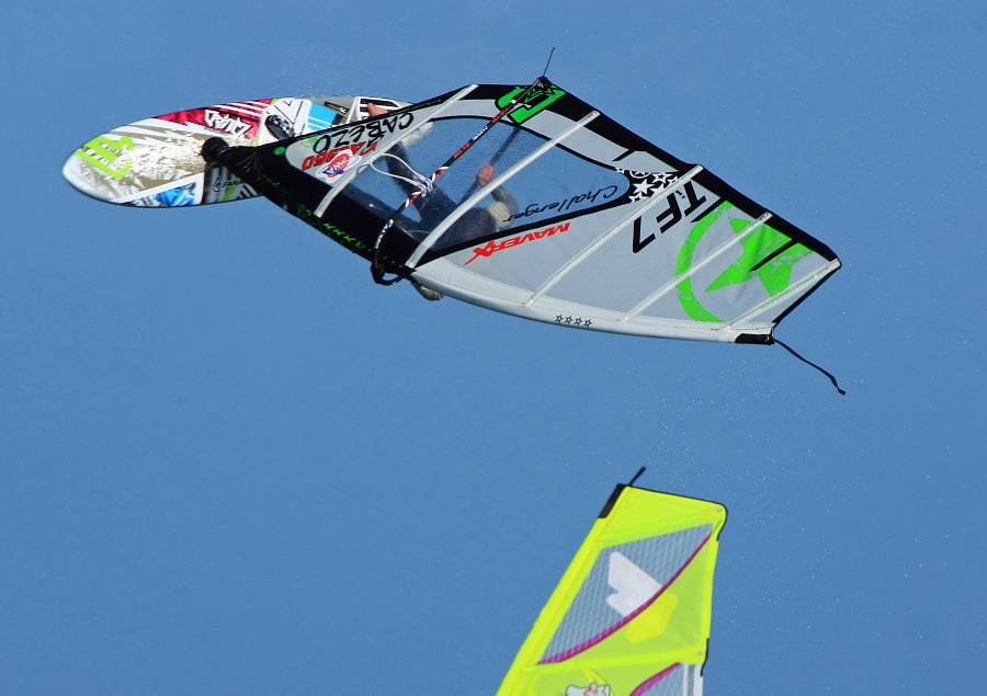 Windsurfing and kitesurfing in El Medano and El Cabezo on Tenerife, Canary Islands