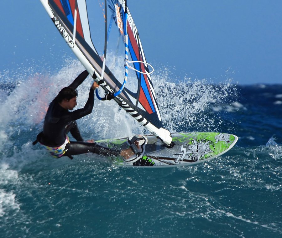 Windsurfing and kitesurfing in El Medano and El Cabezo on Tenerife, Canary Islands