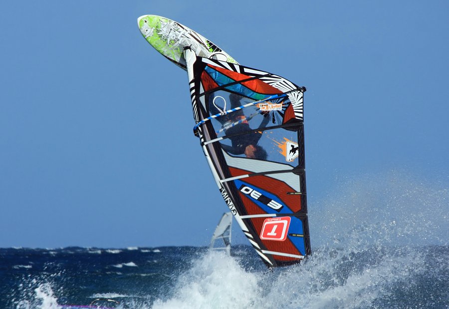 Windsurfing and kitesurfing in El Medano and El Cabezo on Tenerife, Canary Islands