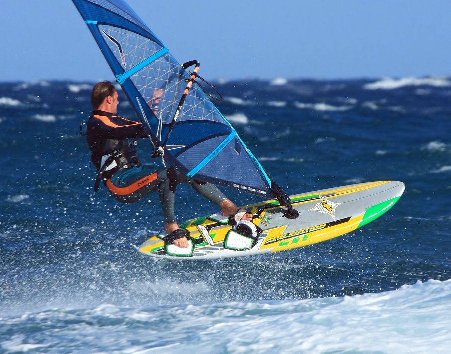 Windsurfing and kitesurfing in El Medano and El Cabezo on Tenerife, Canary Islands