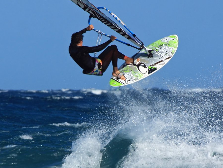 Windsurfing and kitesurfing in El Medano and El Cabezo on Tenerife, Canary Islands