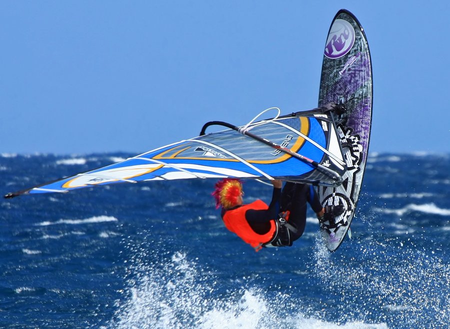 Windsurfing and kitesurfing in El Medano and El Cabezo on Tenerife, Canary Islands
