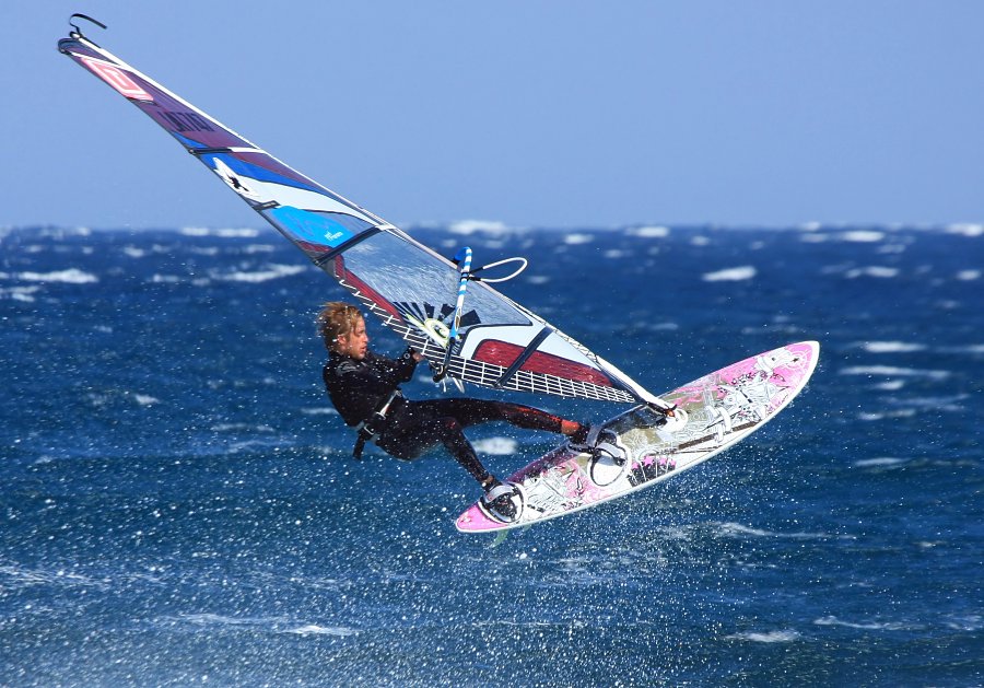 Windsurfing and kitesurfing in El Medano and El Cabezo on Tenerife, Canary Islands