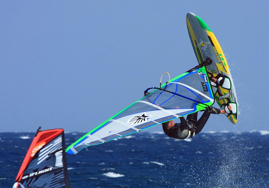 Windsurfing and kitesurfing in El Medano and El Cabezo on Tenerife, Canary Islands