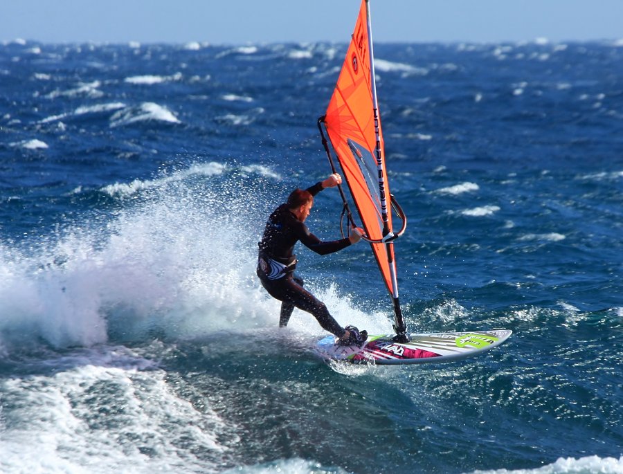 Windsurfing and kitesurfing in El Medano and El Cabezo on Tenerife, Canary Islands