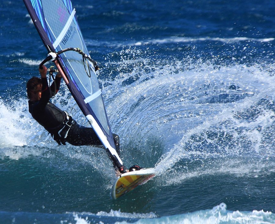 Windsurfing and kitesurfing in El Medano and El Cabezo on Tenerife, Canary Islands